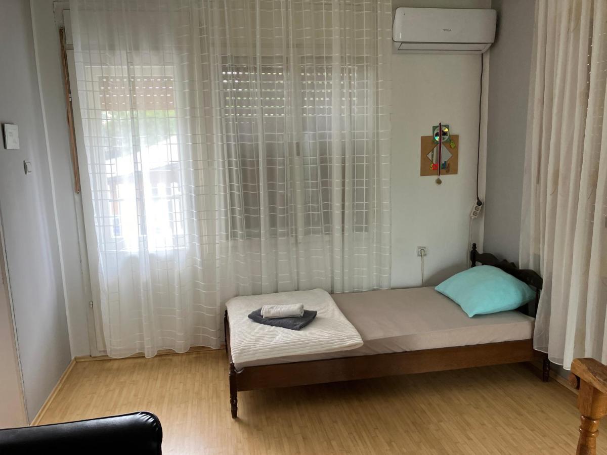 Apartamani Evelin เวลิโก กราดิชเต ภายนอก รูปภาพ